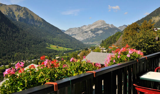 HÔTEL LES TRIOLETS (B&B) Châtel