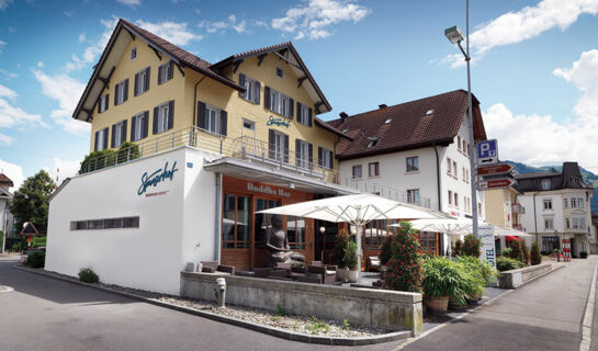 BOUTIQUE HOTEL STANSERHOF (B&B) Stans (CH)